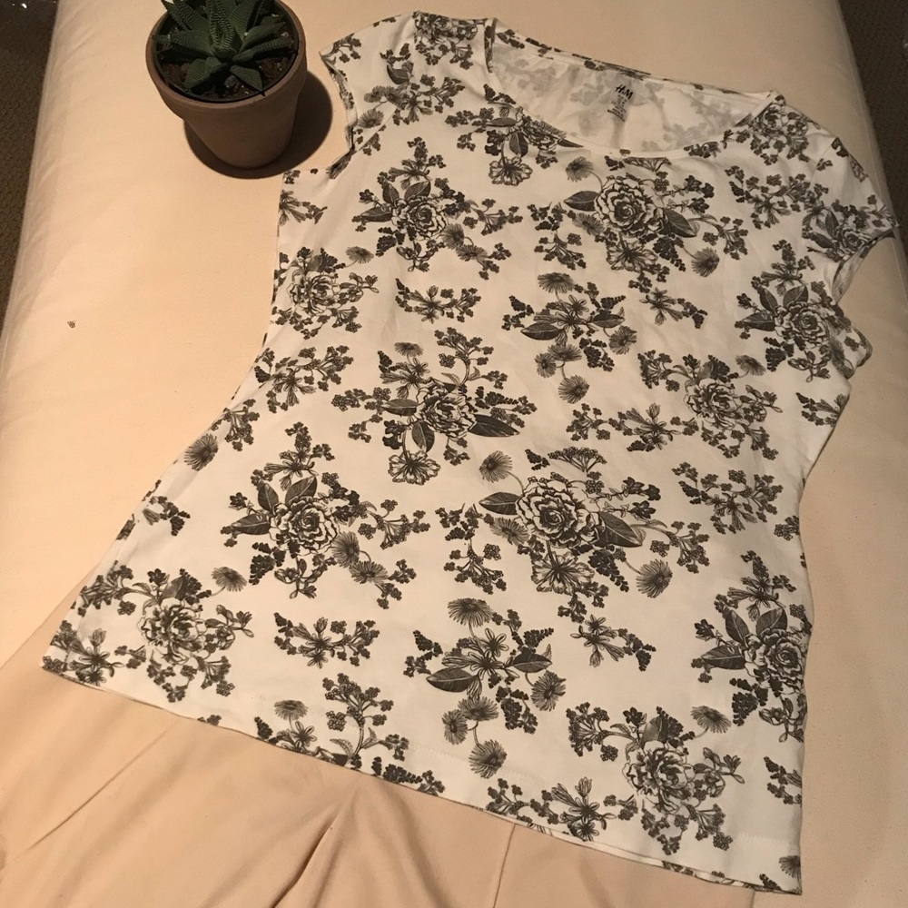 White Short Sleeve Tee with Black Floral Print M
